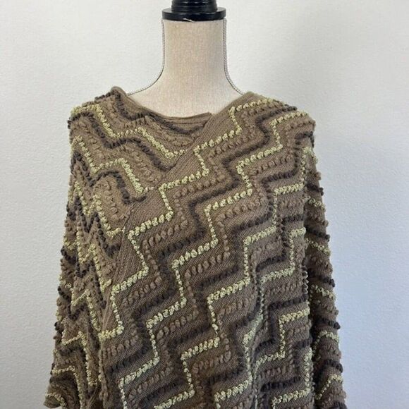 BCBGMaxAzria Asymmetrical Womens Brown Poncho Sweater Boho Chunky Knit Shawl OS - Picture 6 of 12